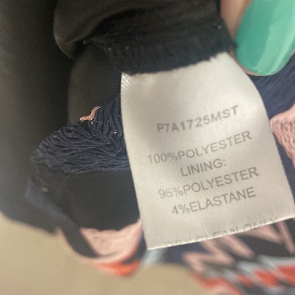 Parker - Elegance meets allure in this Parker dress – perfect for any occasion! - Picture 15 of 16